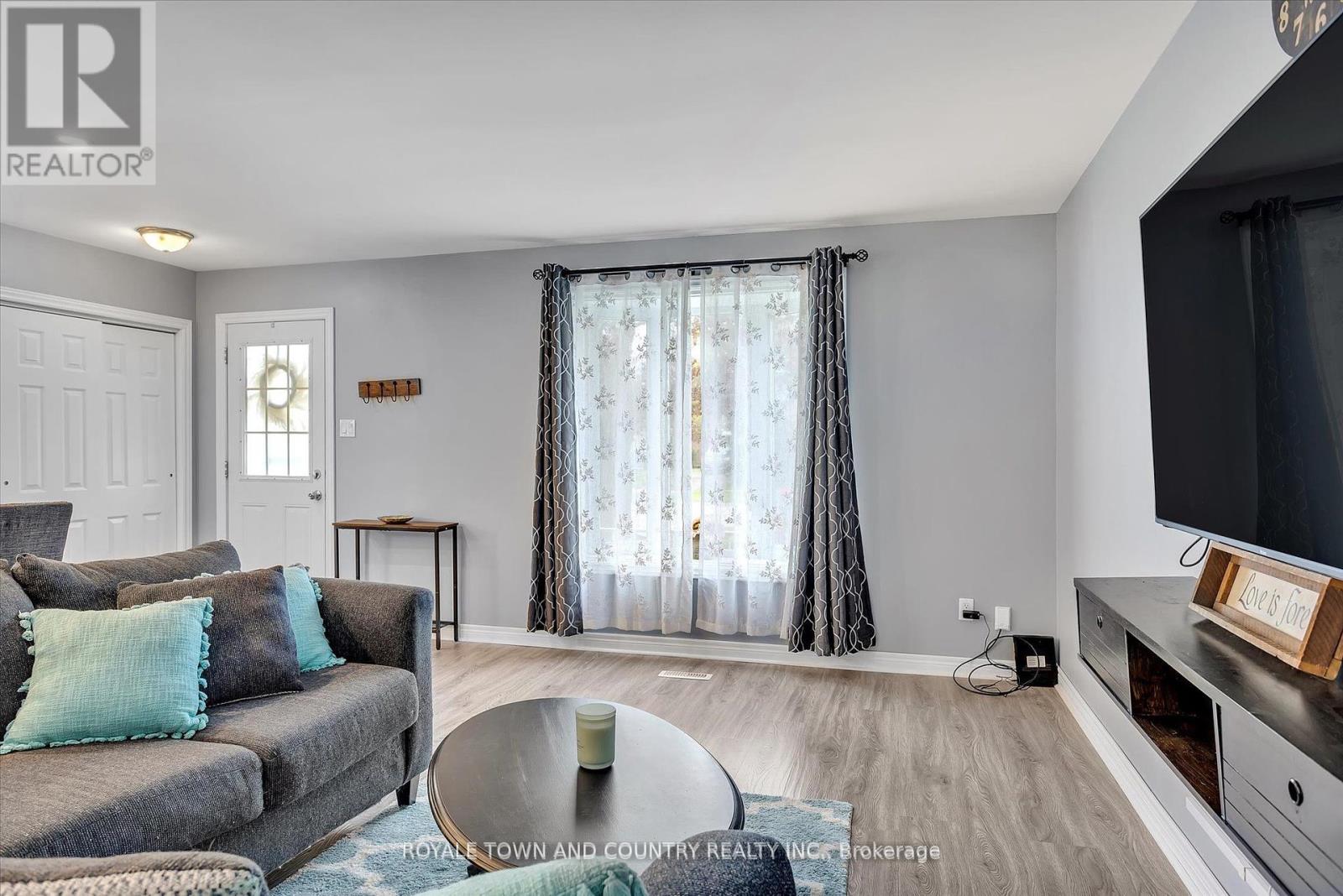 82 Orchard Park Road, Kawartha Lakes (Lindsay), Ontario  K9V 4V9 - Photo 10 - X12208843