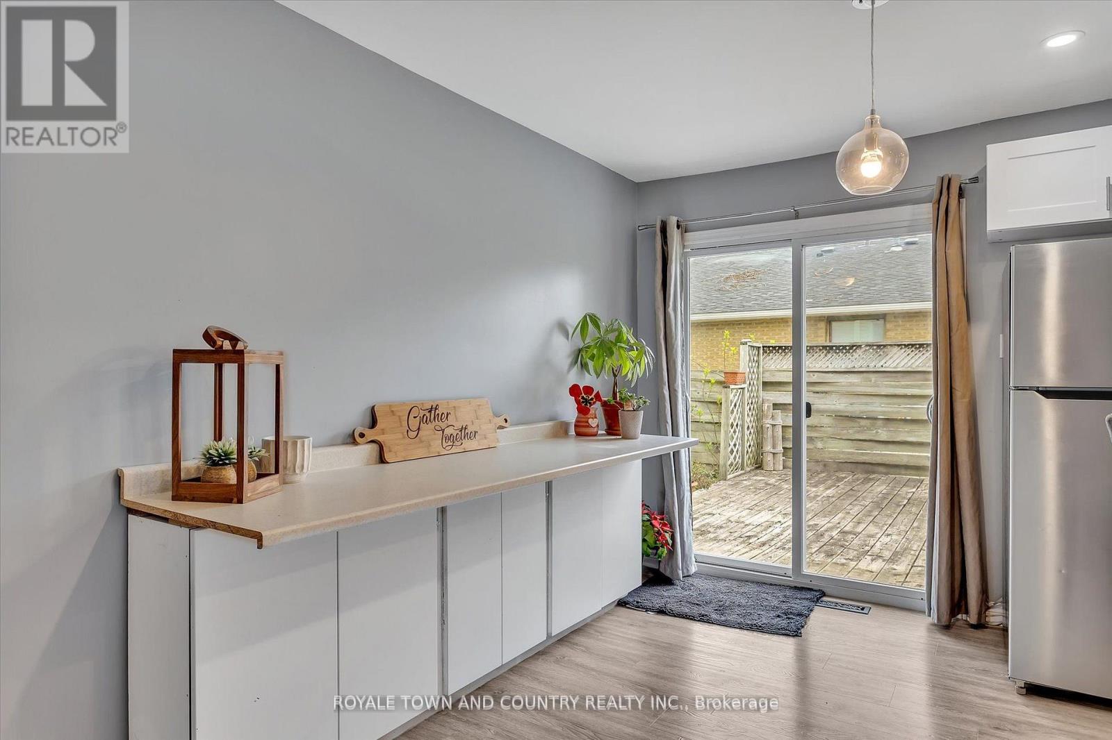 82 Orchard Park Road, Kawartha Lakes (Lindsay), Ontario  K9V 4V9 - Photo 11 - X12208843