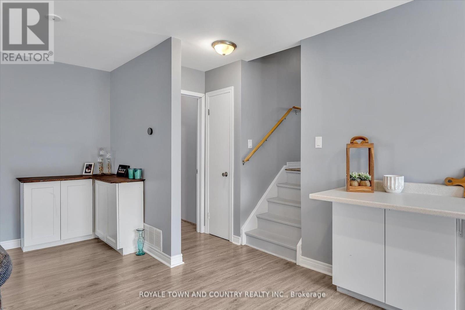 82 Orchard Park Road, Kawartha Lakes (Lindsay), Ontario  K9V 4V9 - Photo 12 - X12208843