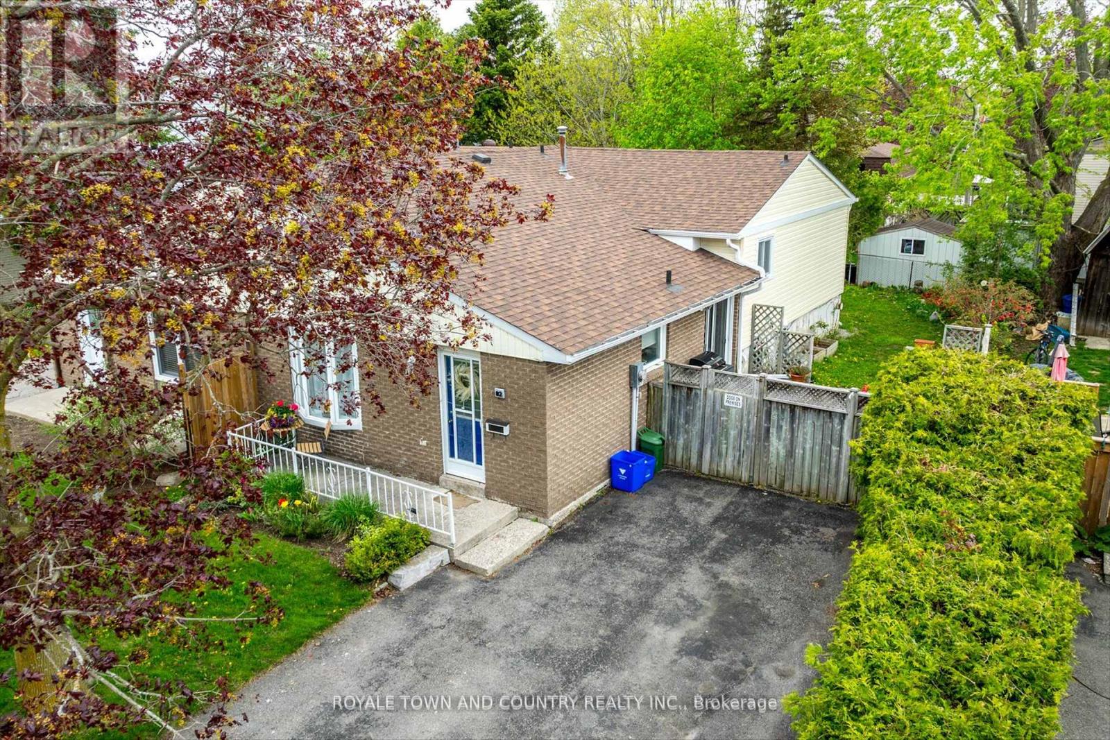 82 Orchard Park Road, Kawartha Lakes (Lindsay), Ontario  K9V 4V9 - Photo 3 - X12208843