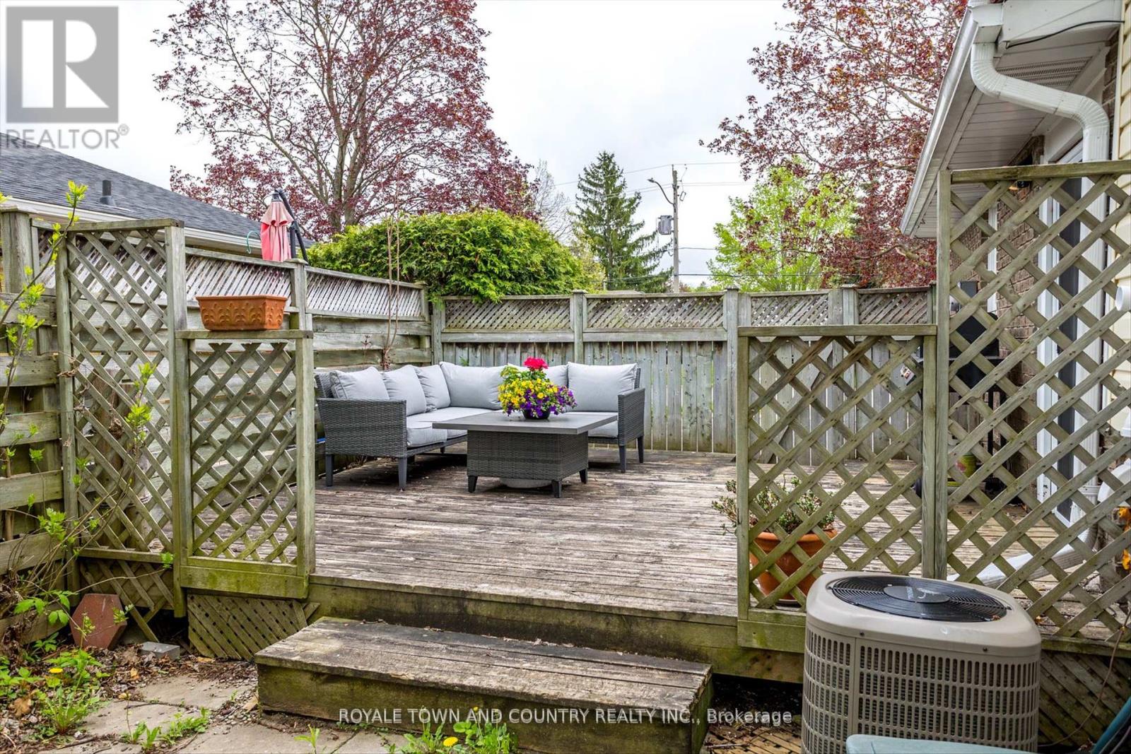 82 Orchard Park Road, Kawartha Lakes (Lindsay), Ontario  K9V 4V9 - Photo 31 - X12208843