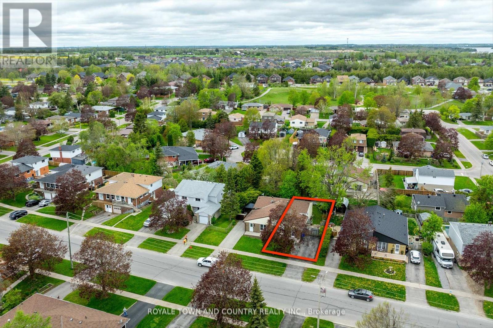 82 Orchard Park Road, Kawartha Lakes (Lindsay), Ontario  K9V 4V9 - Photo 36 - X12208843