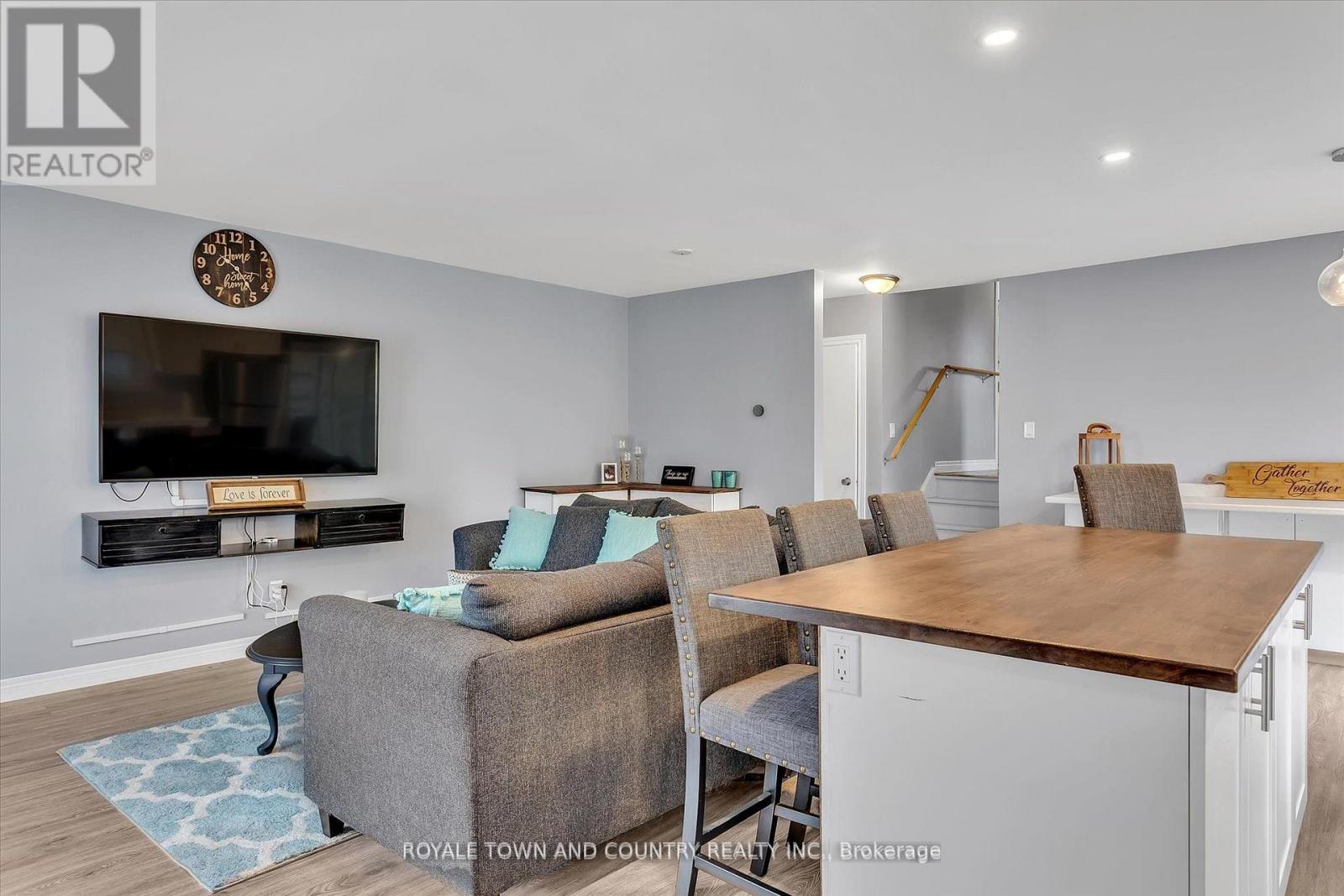 82 Orchard Park Road, Kawartha Lakes (Lindsay), Ontario  K9V 4V9 - Photo 8 - X12208843