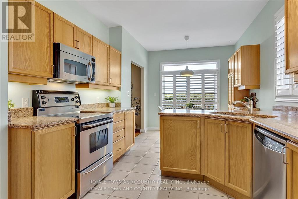 25 Sylvester Drive, Kawartha Lakes (Lindsay), Ontario  K9V 6E7 - Photo 12 - X12208846
