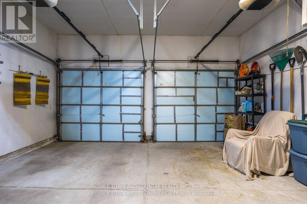 25 Sylvester Drive, Kawartha Lakes (Lindsay), Ontario  K9V 6E7 - Photo 35 - X12208846