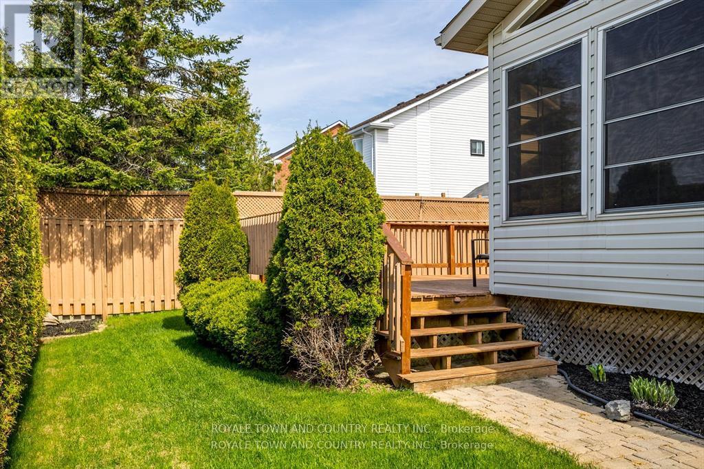 25 Sylvester Drive, Kawartha Lakes (Lindsay), Ontario  K9V 6E7 - Photo 39 - X12208846