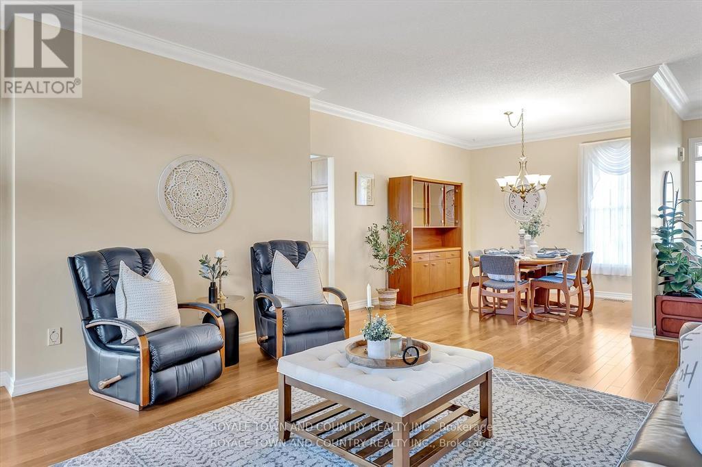 25 Sylvester Drive, Kawartha Lakes (Lindsay), Ontario  K9V 6E7 - Photo 8 - X12208846