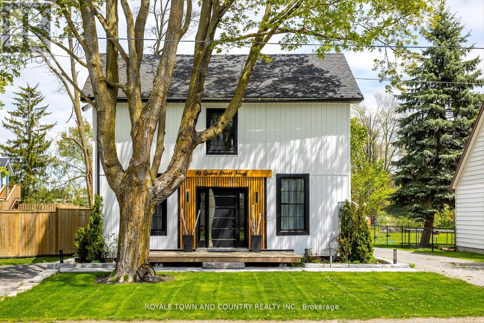 10 Queen Street S, Kawartha Lakes (Omemee), Ontario  K0L 2W0 - Photo 1 - X12208847