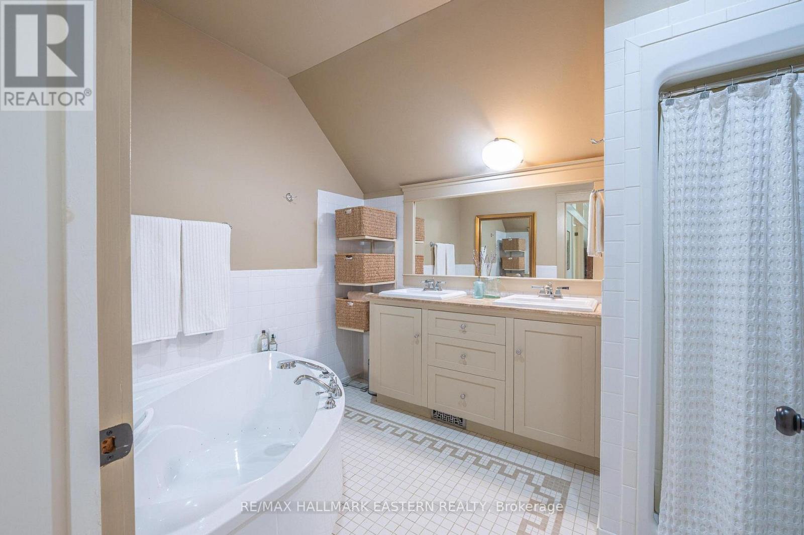 193 Mark Street, Peterborough East (Central), Ontario  K9H 1T9 - Photo 25 - X12209680