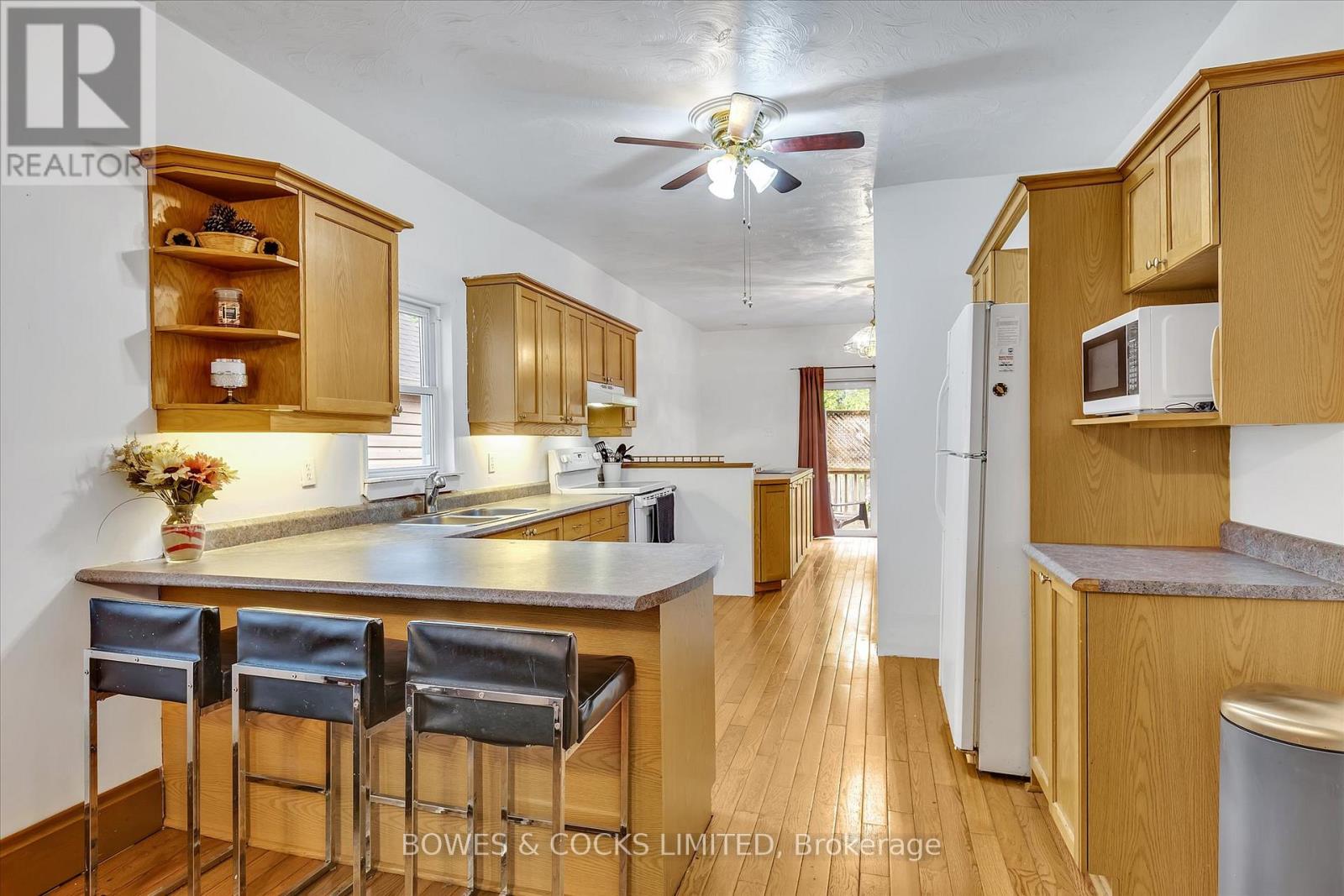 631 Downie Street, Peterborough (Downtown), Ontario  K9H 4K2 - Photo 10 - X12209839