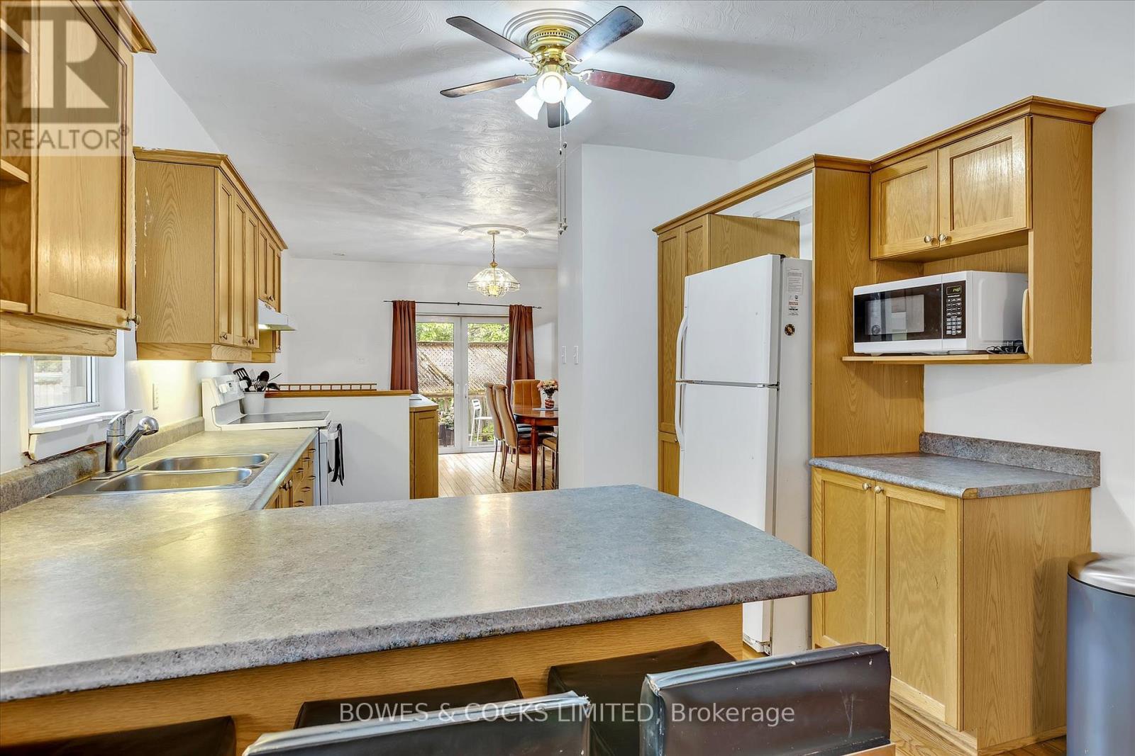 631 Downie Street, Peterborough (Downtown), Ontario  K9H 4K2 - Photo 11 - X12209839