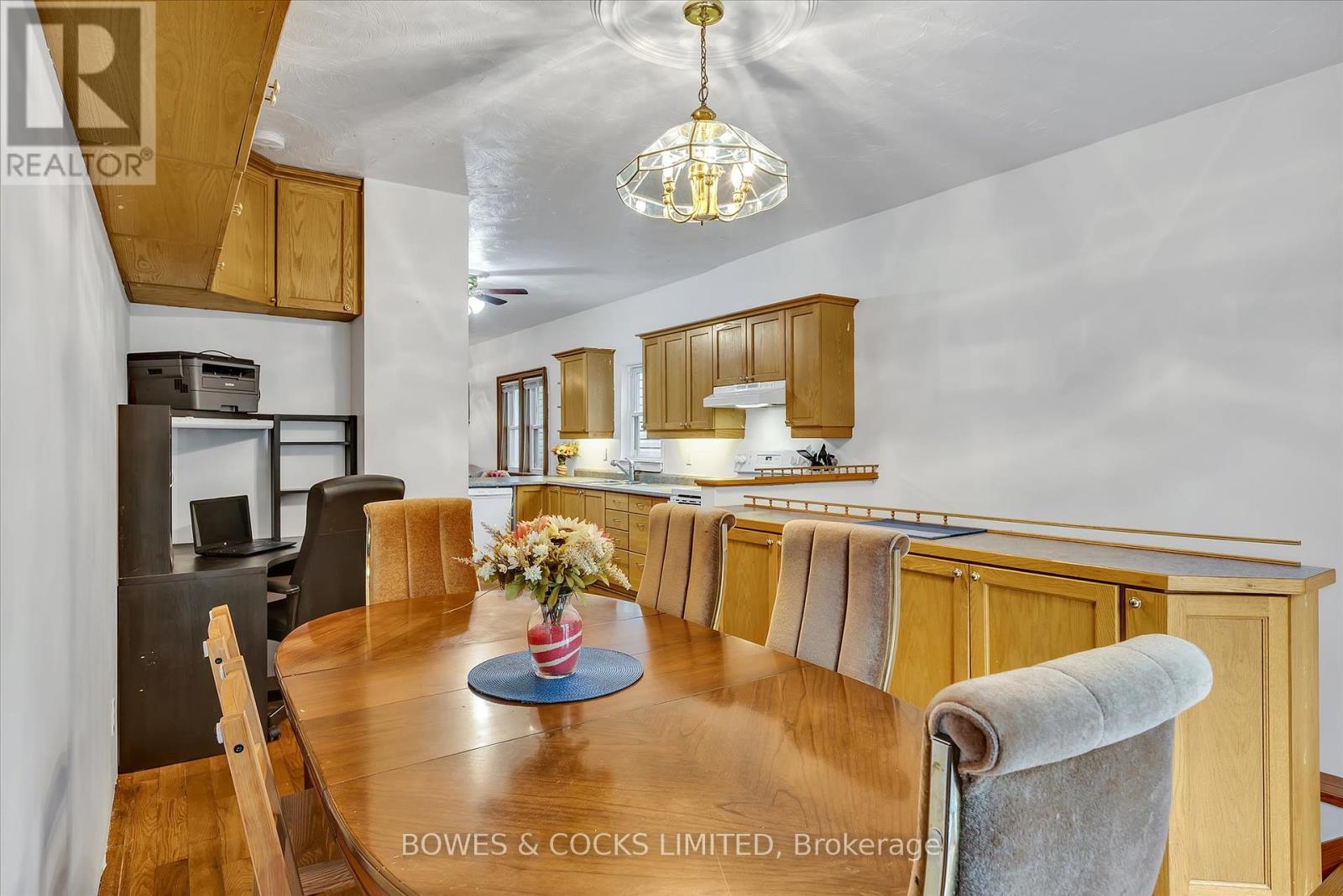 631 Downie Street, Peterborough (Downtown), Ontario  K9H 4K2 - Photo 17 - X12209839