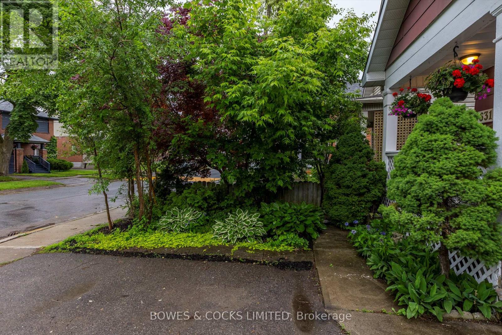 631 Downie Street, Peterborough (Downtown), Ontario  K9H 4K2 - Photo 3 - X12209839