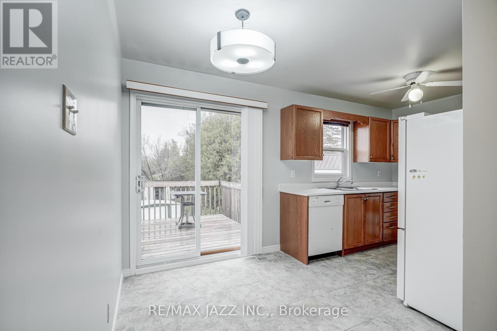 2577 Idyllwood Crescent, Peterborough East (South), Ontario  K9L 1Z1 - Photo 11 - X12210044