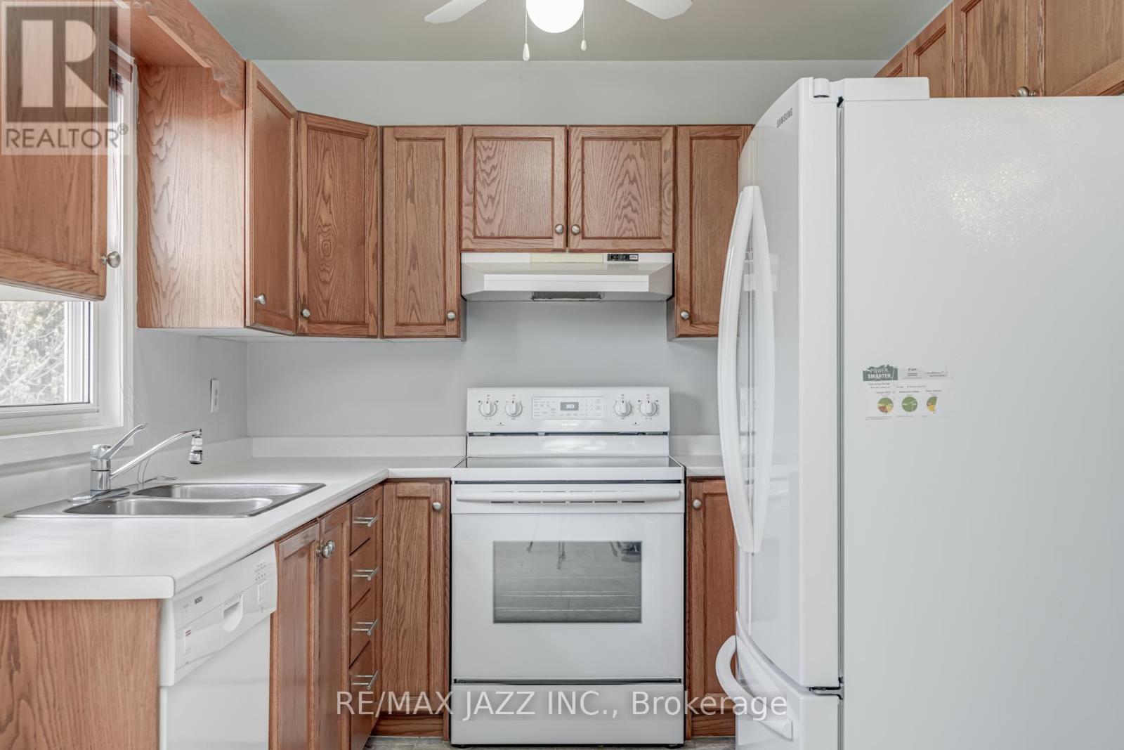 2577 Idyllwood Crescent, Peterborough East (South), Ontario  K9L 1Z1 - Photo 13 - X12210044