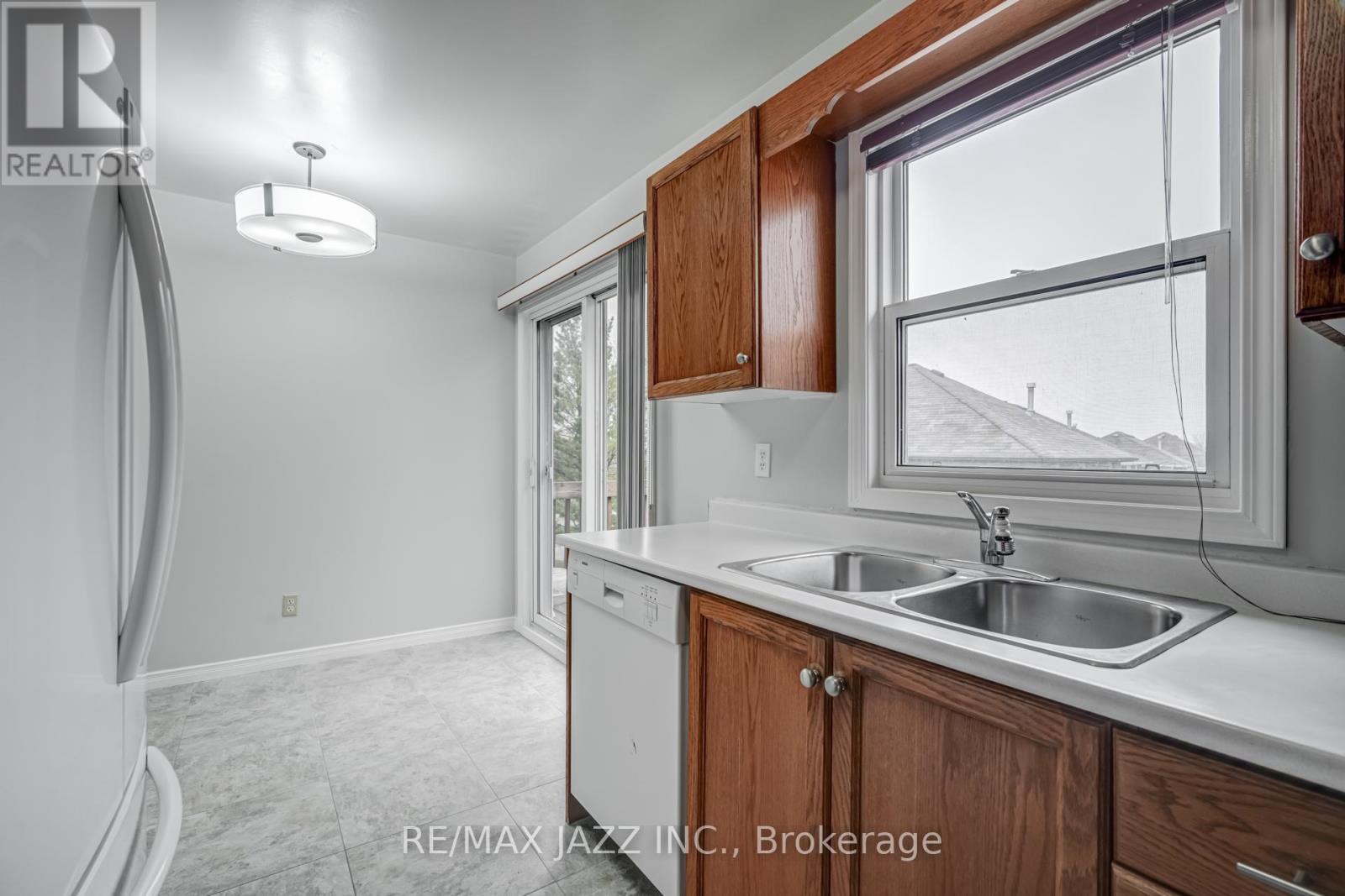2577 Idyllwood Crescent, Peterborough East (South), Ontario  K9L 1Z1 - Photo 16 - X12210044