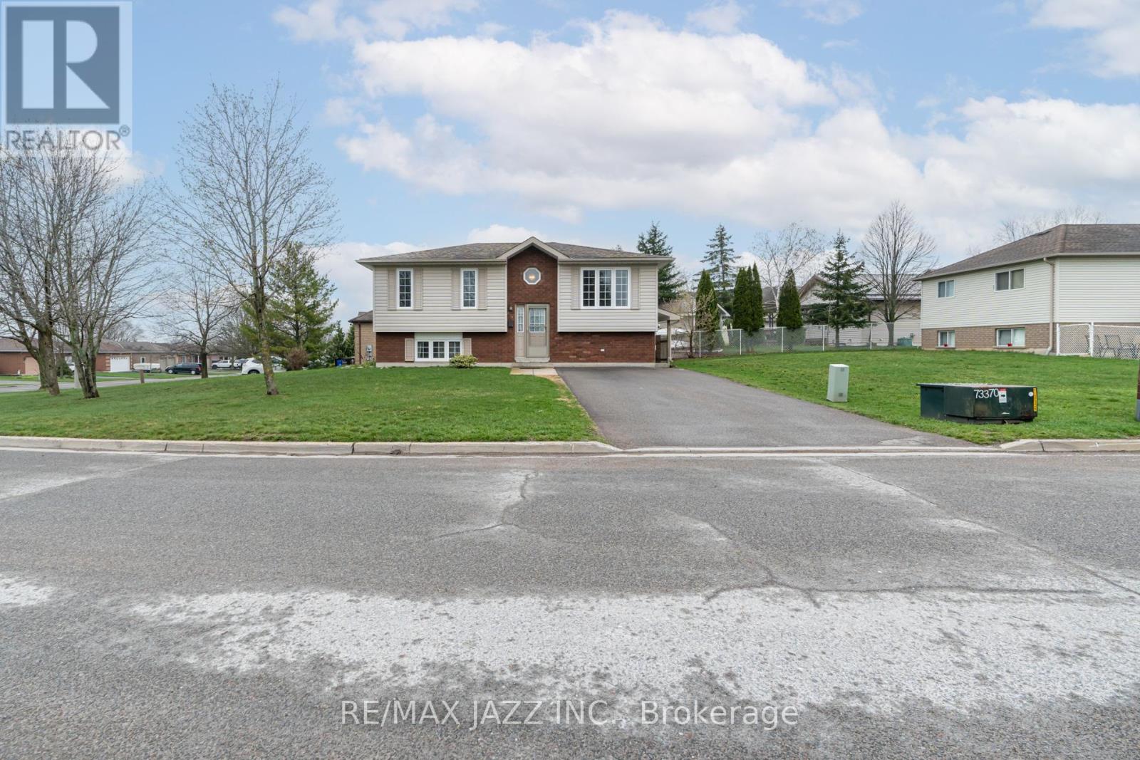 2577 Idyllwood Crescent, Peterborough East (South), Ontario  K9L 1Z1 - Photo 2 - X12210044