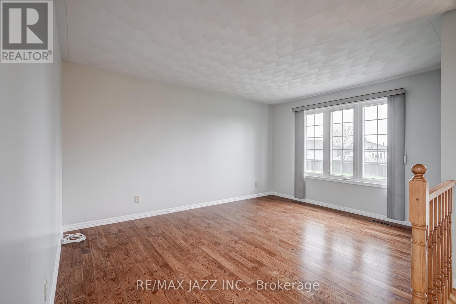 2577 Idyllwood Crescent, Peterborough East (South), Ontario  K9L 1Z1 - Photo 7 - X12210044
