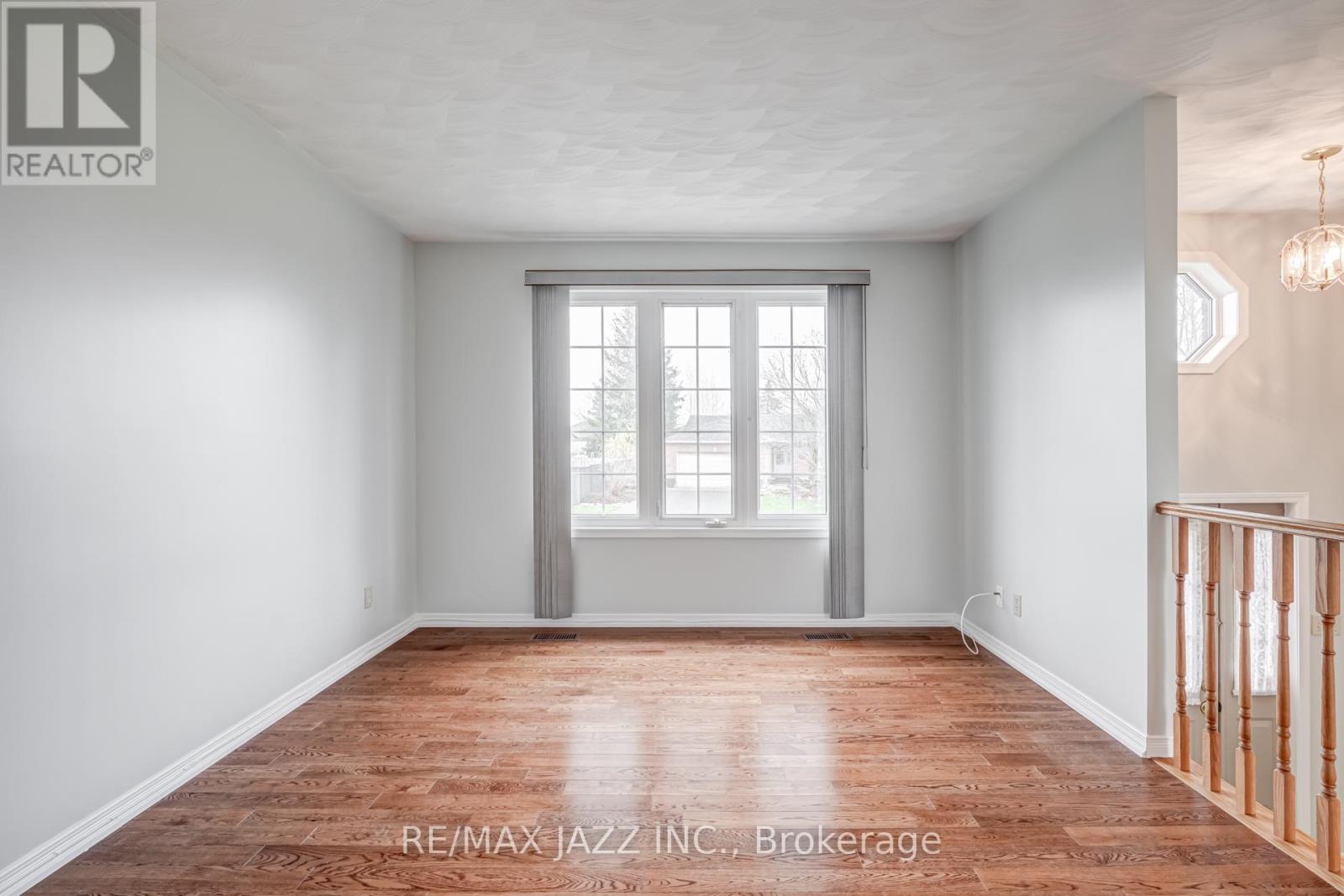 2577 Idyllwood Crescent, Peterborough East (South), Ontario  K9L 1Z1 - Photo 8 - X12210044
