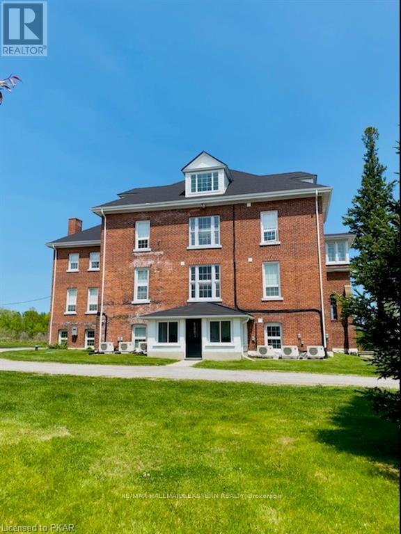 102 - 1354 Young's Point Road, Selwyn, Ontario  K0L 2H0 - Photo 15 - X12210070