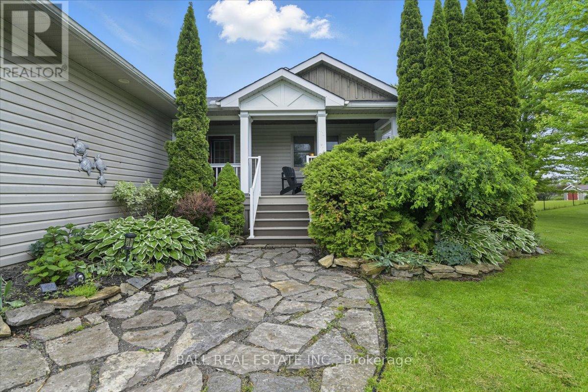 1907 Pratts Marina Road, Selwyn, Ontario  K0L 2H0 - Photo 3 - X12210111