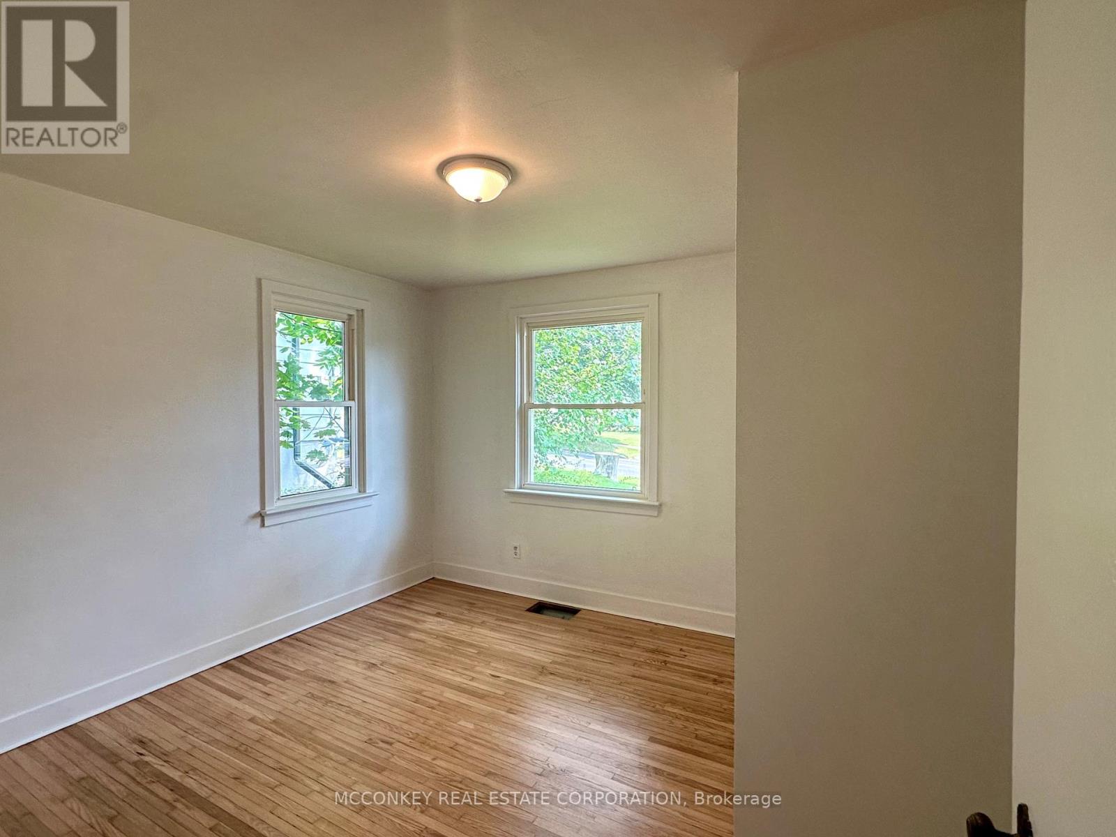 1033 Western Avenue, Peterborough Central (South), Ontario  K9J 5W5 - Photo 16 - X12210119