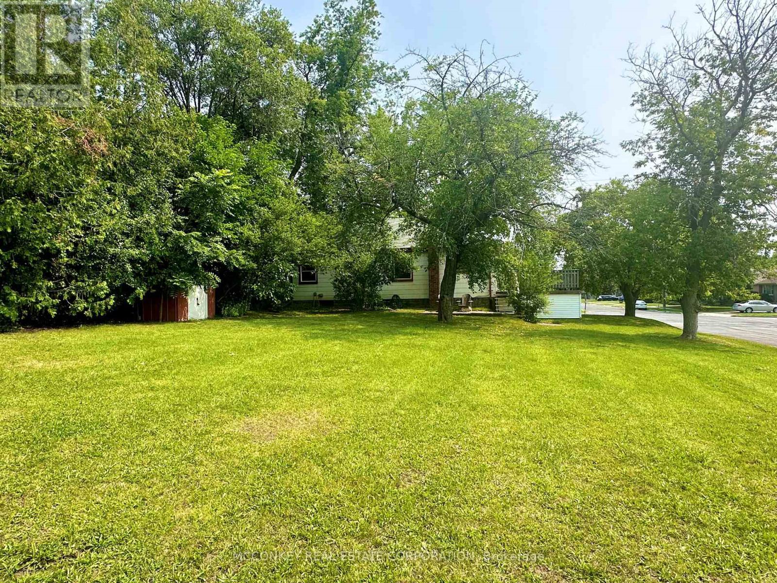 1033 Western Avenue, Peterborough Central (South), Ontario  K9J 5W5 - Photo 6 - X12210119
