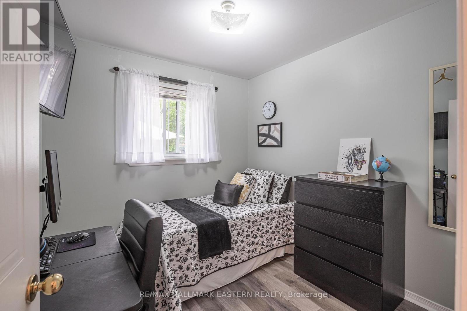 297 Towerhill Road, Peterborough North (North), Ontario  K9H 7N1 - Photo 11 - X12210628