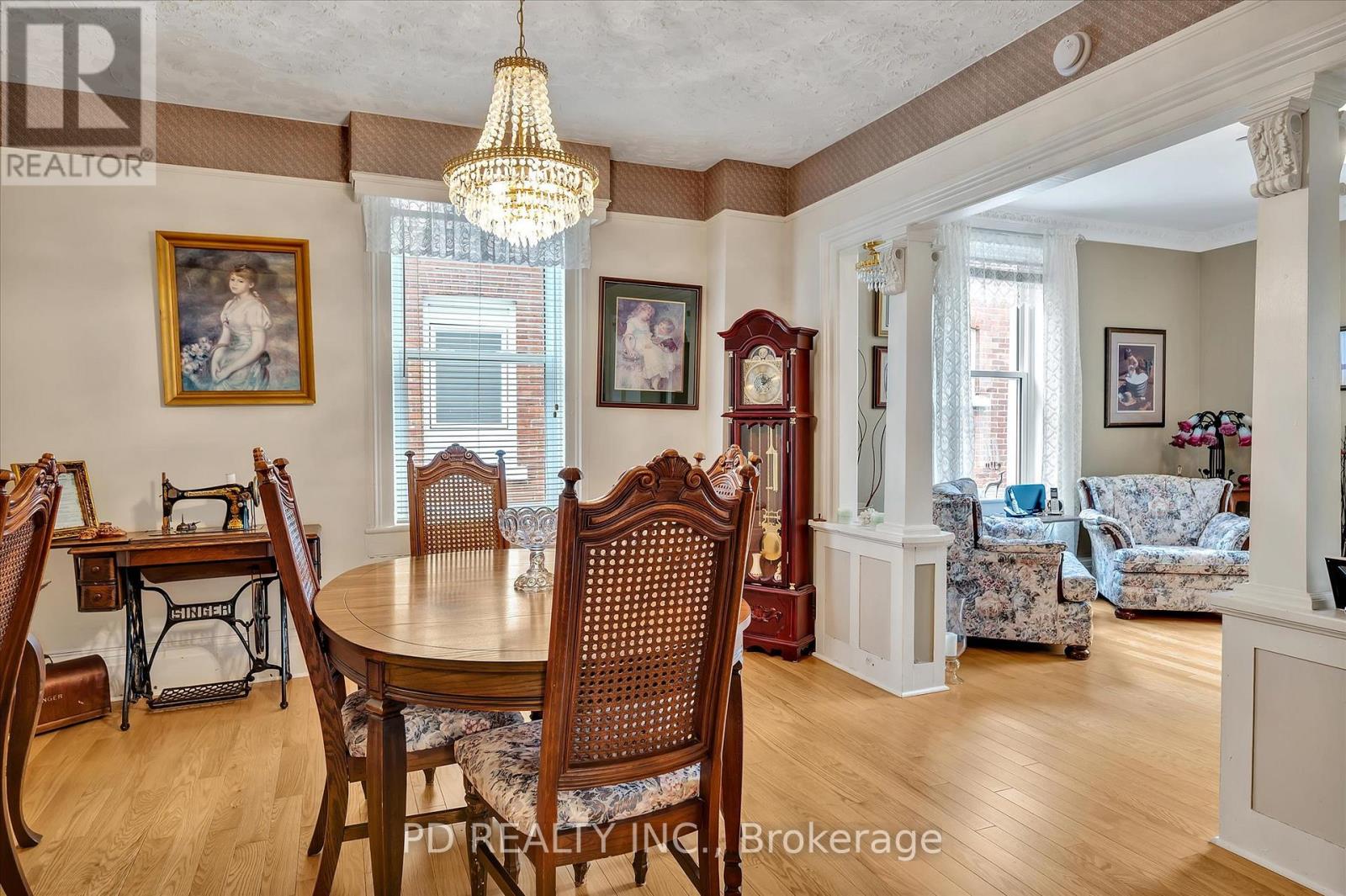 8 Regent Street, Kawartha Lakes (Lindsay), Ontario  K9V 3T7 - Photo 14 - X12210745