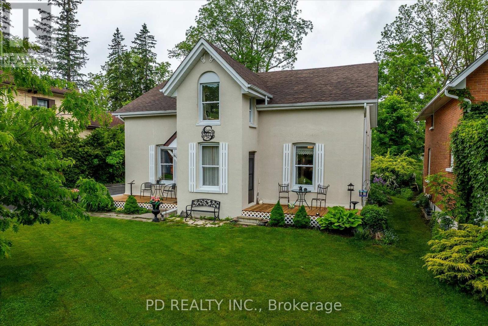 8 Regent Street, Kawartha Lakes (Lindsay), Ontario  K9V 3T7 - Photo 2 - X12210745