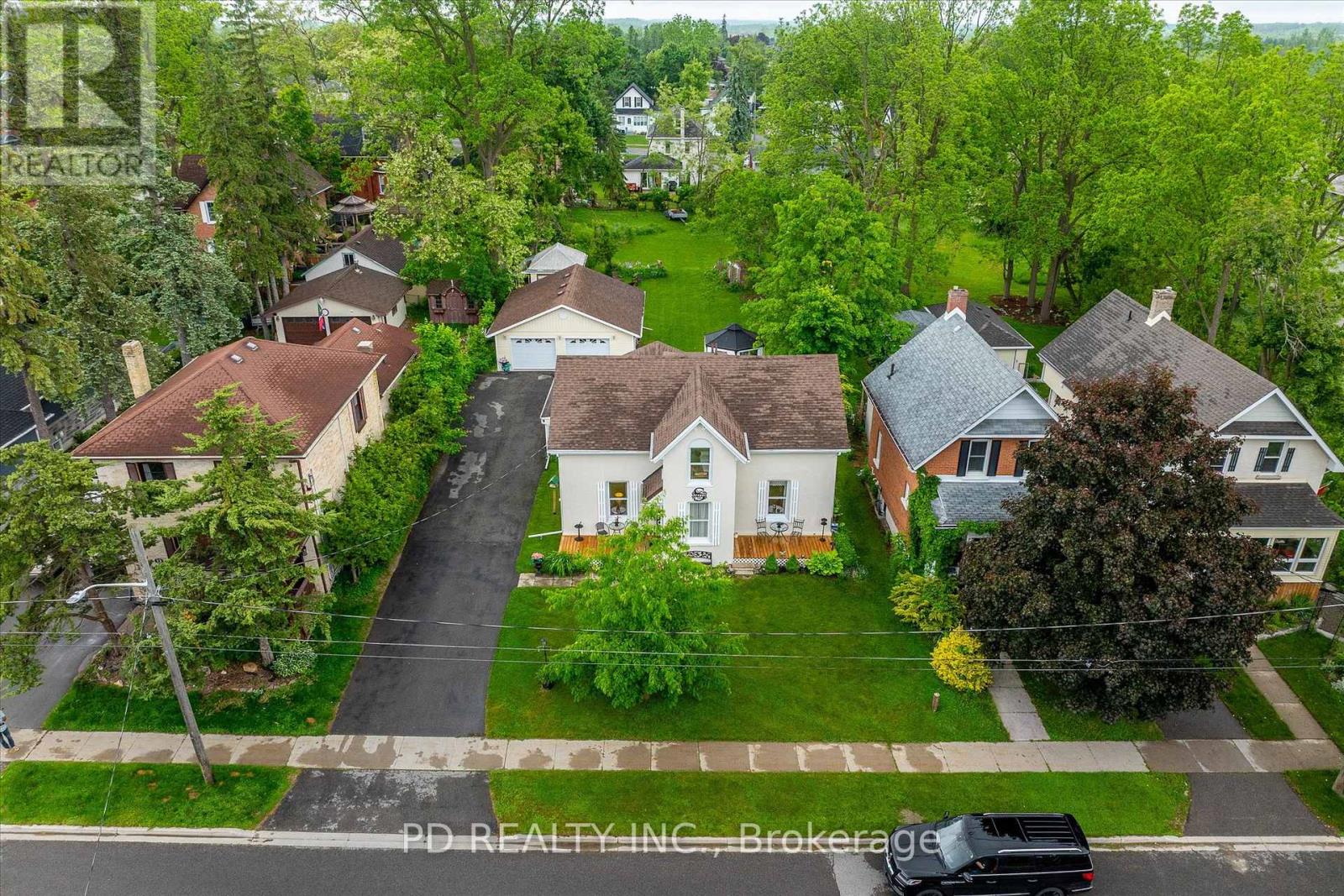 8 Regent Street, Kawartha Lakes (Lindsay), Ontario  K9V 3T7 - Photo 3 - X12210745