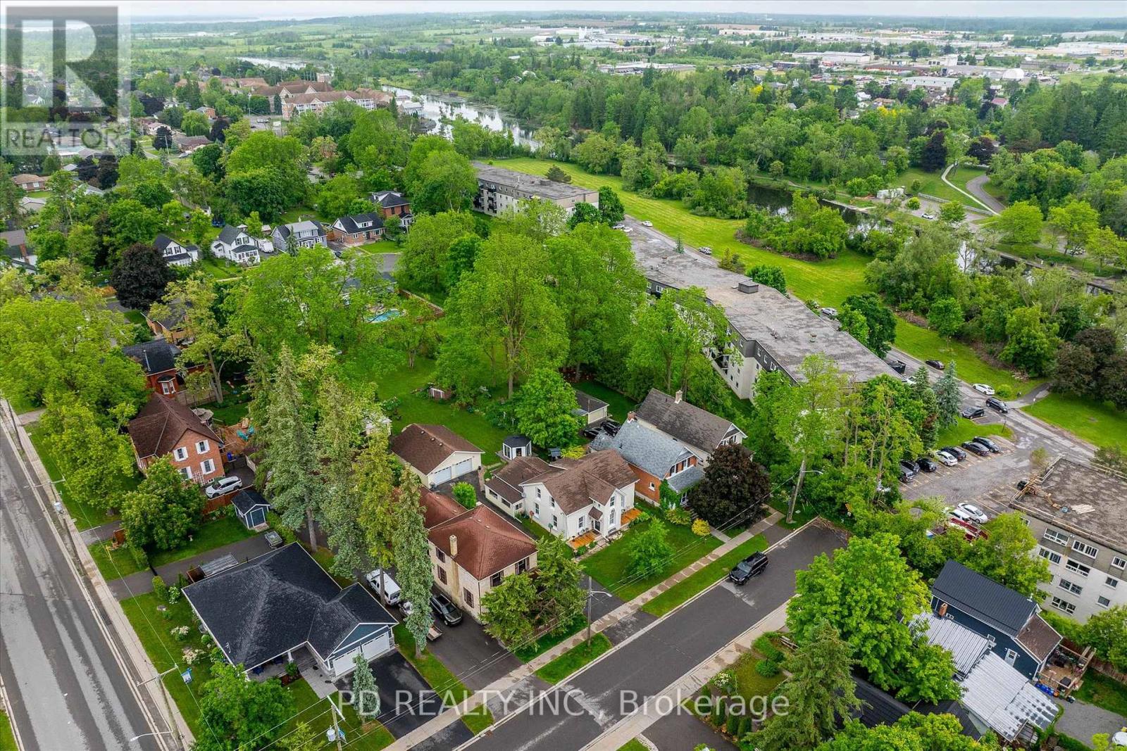 8 Regent Street, Kawartha Lakes (Lindsay), Ontario  K9V 3T7 - Photo 4 - X12210745
