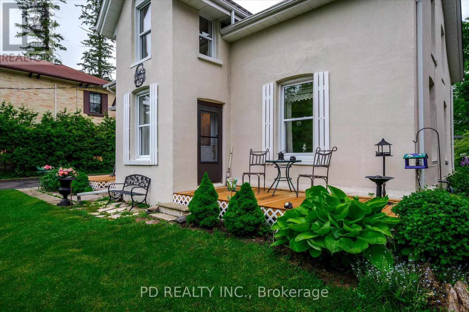 8 Regent Street, Kawartha Lakes (Lindsay), Ontario  K9V 3T7 - Photo 9 - X12210745
