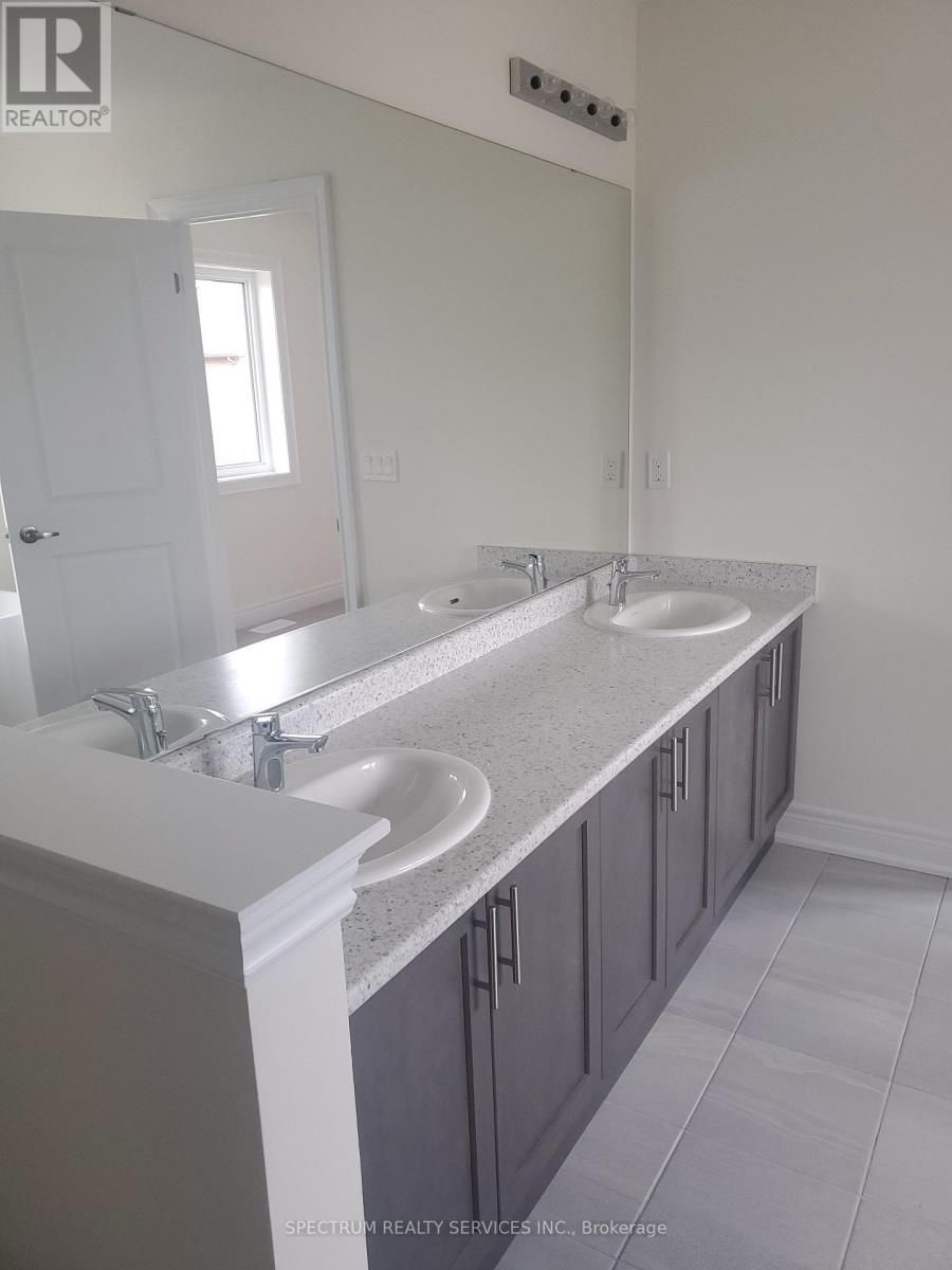 27 Rogerson Street E, Clarington (Newcastle), Ontario  L1B 0W4 - Photo 10 - E12210732