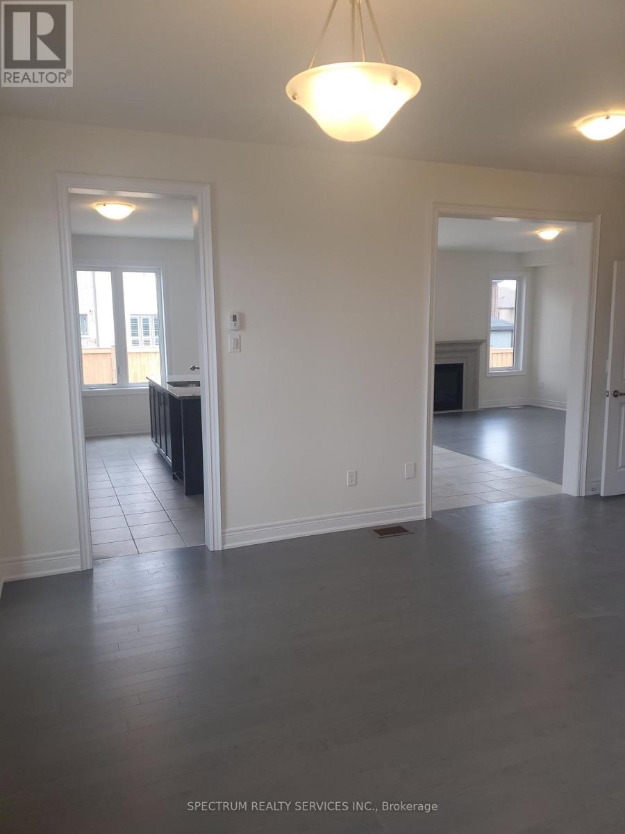 27 Rogerson Street E, Clarington (Newcastle), Ontario  L1B 0W4 - Photo 3 - E12210732