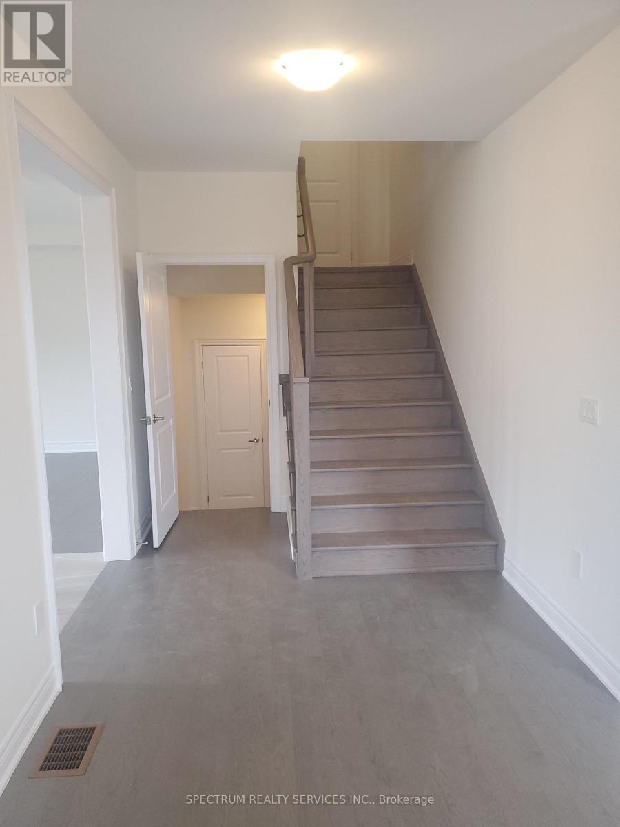 27 Rogerson Street E, Clarington (Newcastle), Ontario  L1B 0W4 - Photo 4 - E12210732