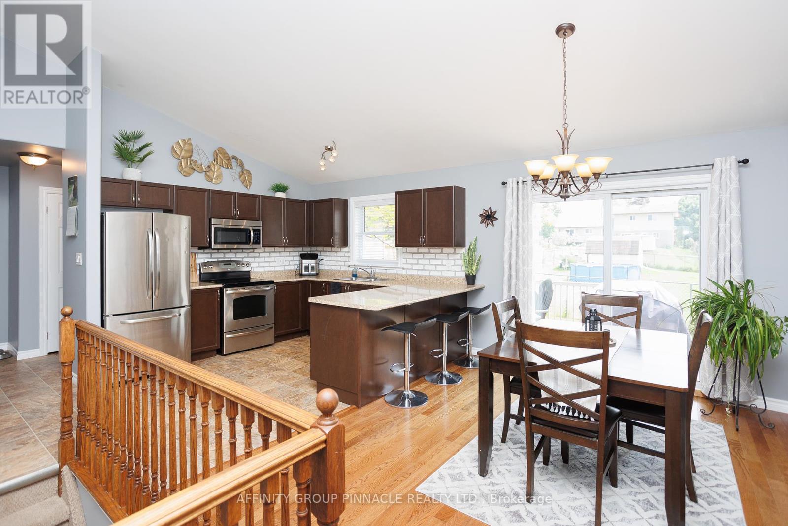 139 1/2 King Street, Kawartha Lakes (Lindsay), Ontario  K9V 1E4 - Photo 12 - X12210921