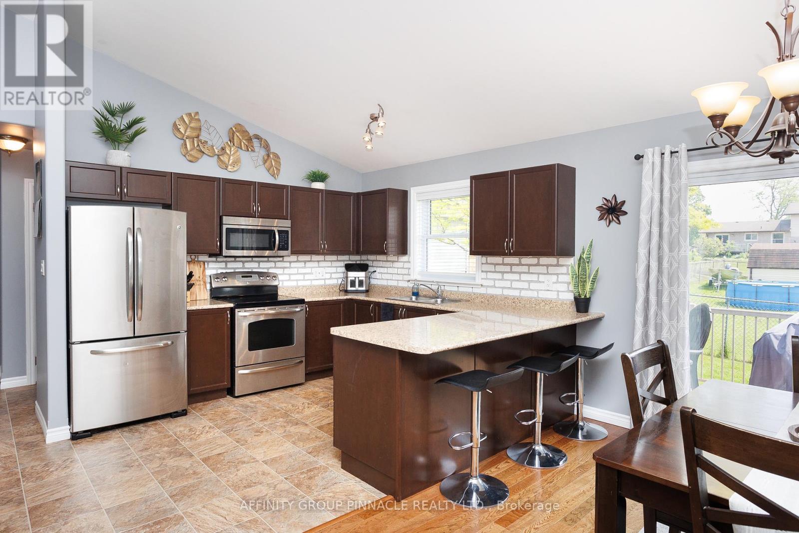 139 1/2 King Street, Kawartha Lakes (Lindsay), Ontario  K9V 1E4 - Photo 13 - X12210921