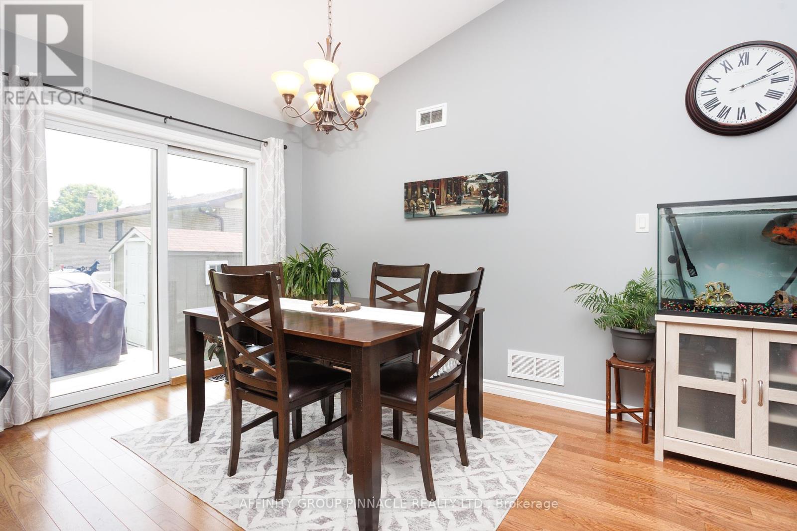 139 1/2 King Street, Kawartha Lakes (Lindsay), Ontario  K9V 1E4 - Photo 14 - X12210921
