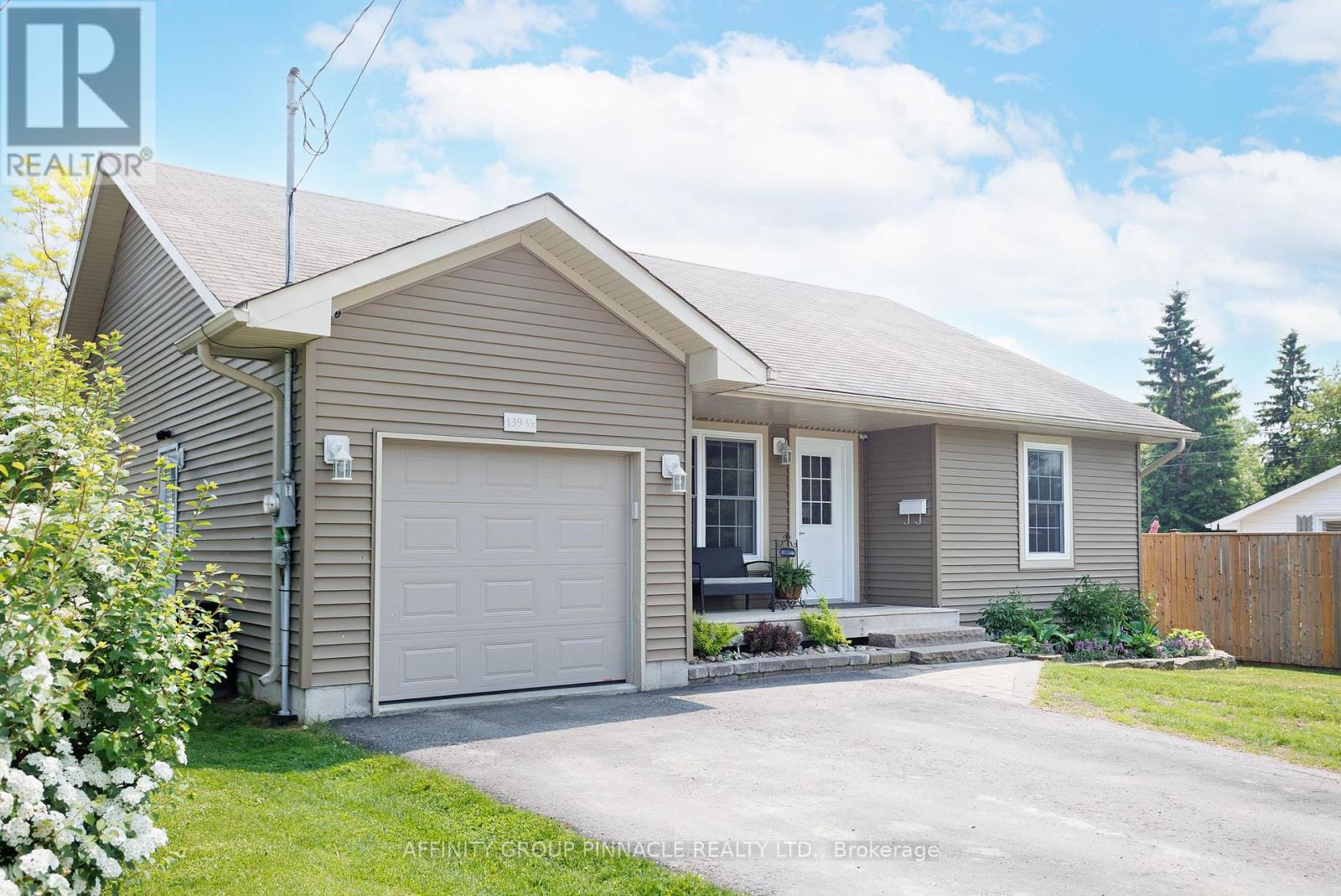 139 1/2 King Street, Kawartha Lakes (Lindsay), Ontario  K9V 1E4 - Photo 3 - X12210921