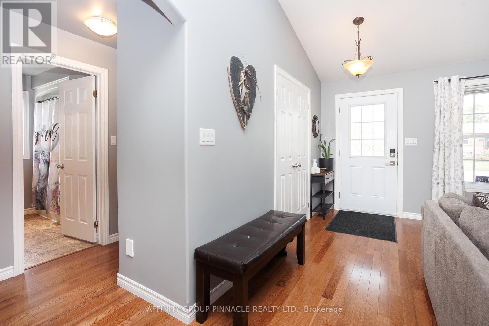 139 1/2 King Street, Kawartha Lakes (Lindsay), Ontario  K9V 1E4 - Photo 7 - X12210921