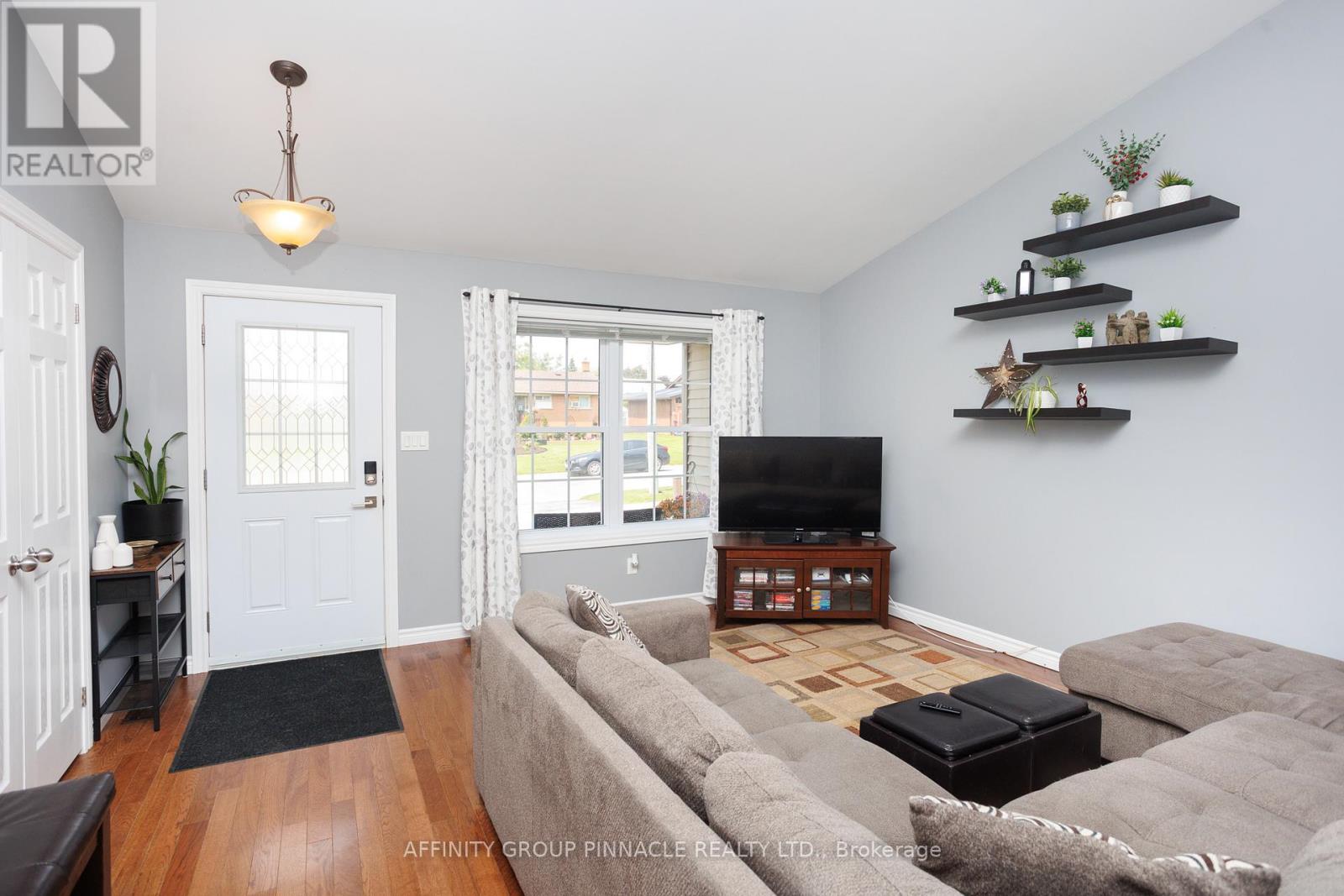 139 1/2 King Street, Kawartha Lakes (Lindsay), Ontario  K9V 1E4 - Photo 9 - X12210921