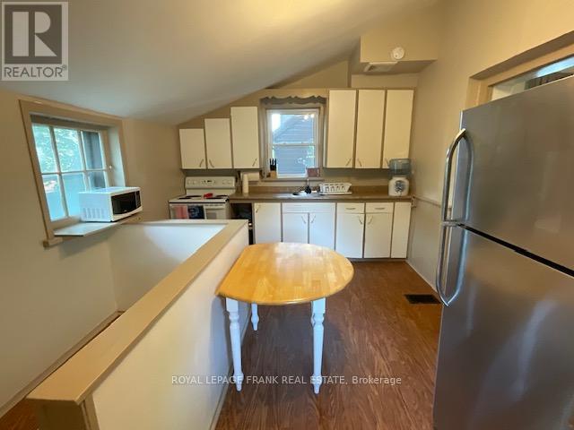 168 Rubidge Street, Peterborough Central (South), Ontario  K9J 3N7 - Photo 9 - X12211859