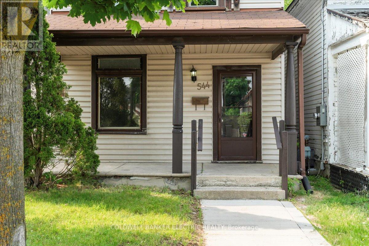 544 Chamberlain Street, Peterborough Central (South), Ontario  K9J 4L5 - Photo 3 - X12211883