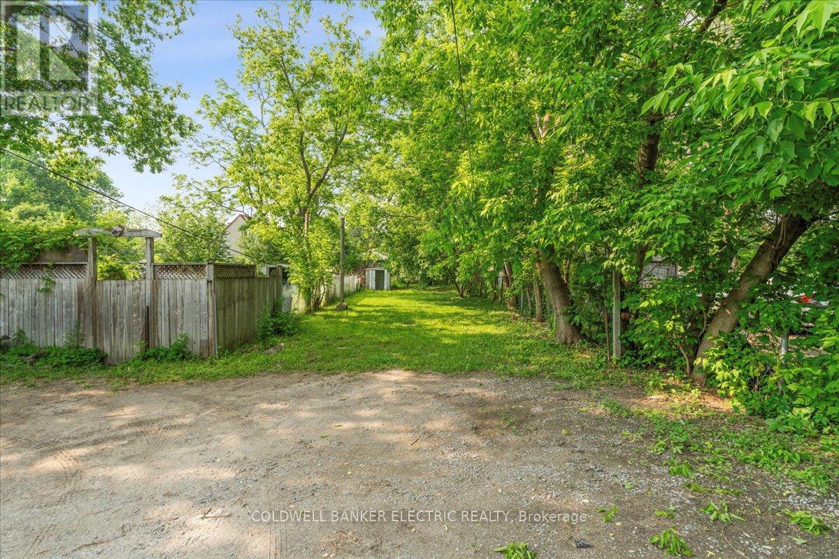 544 Chamberlain Street, Peterborough Central (South), Ontario  K9J 4L5 - Photo 38 - X12211883