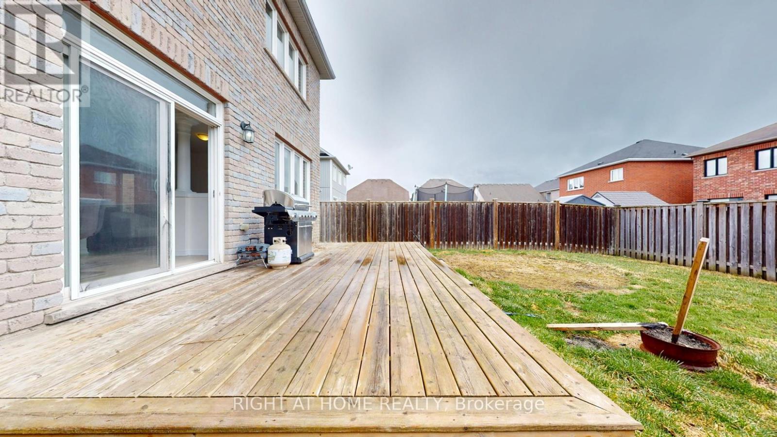 99 Grady Drive, Clarington (Newcastle), Ontario  L1B 0C6 - Photo 6 - E12212794