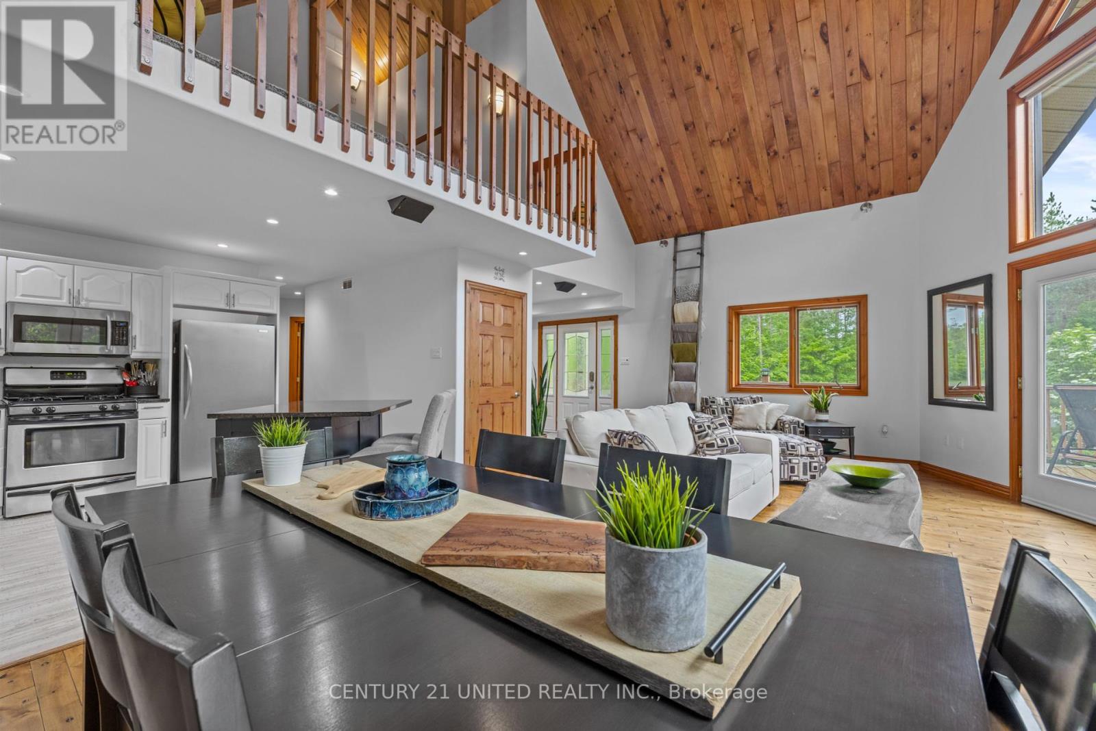 113 Sugarbush Boulevard, Trent Lakes, Ontario  K0L 1J0 - Photo 7 - X12213157