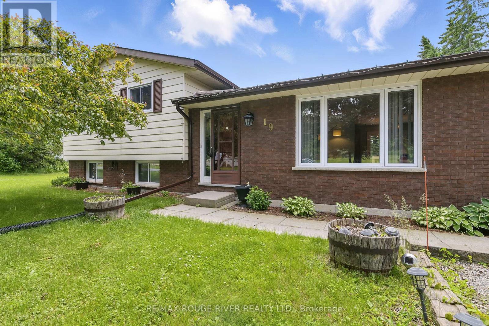 19 Edwards Drive, Otonabee-South Monaghan, Ontario  K0L 2G0 - Photo 1 - X12213064