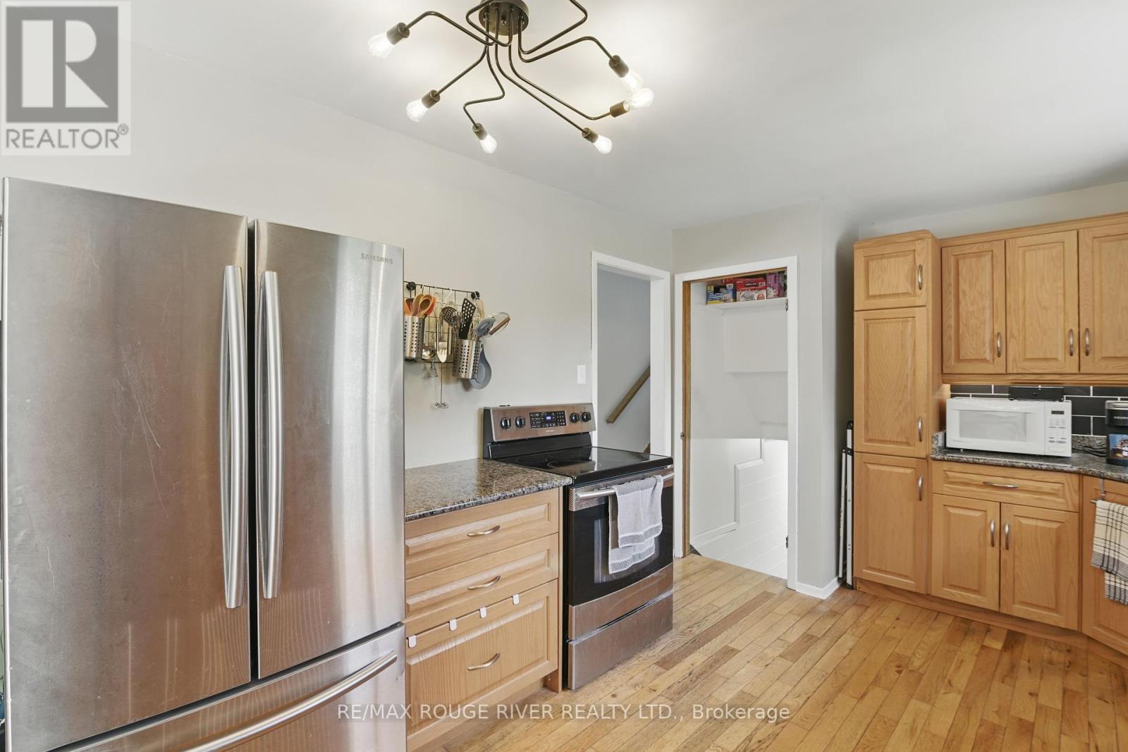 19 Edwards Drive, Otonabee-South Monaghan, Ontario  K0L 2G0 - Photo 12 - X12213064