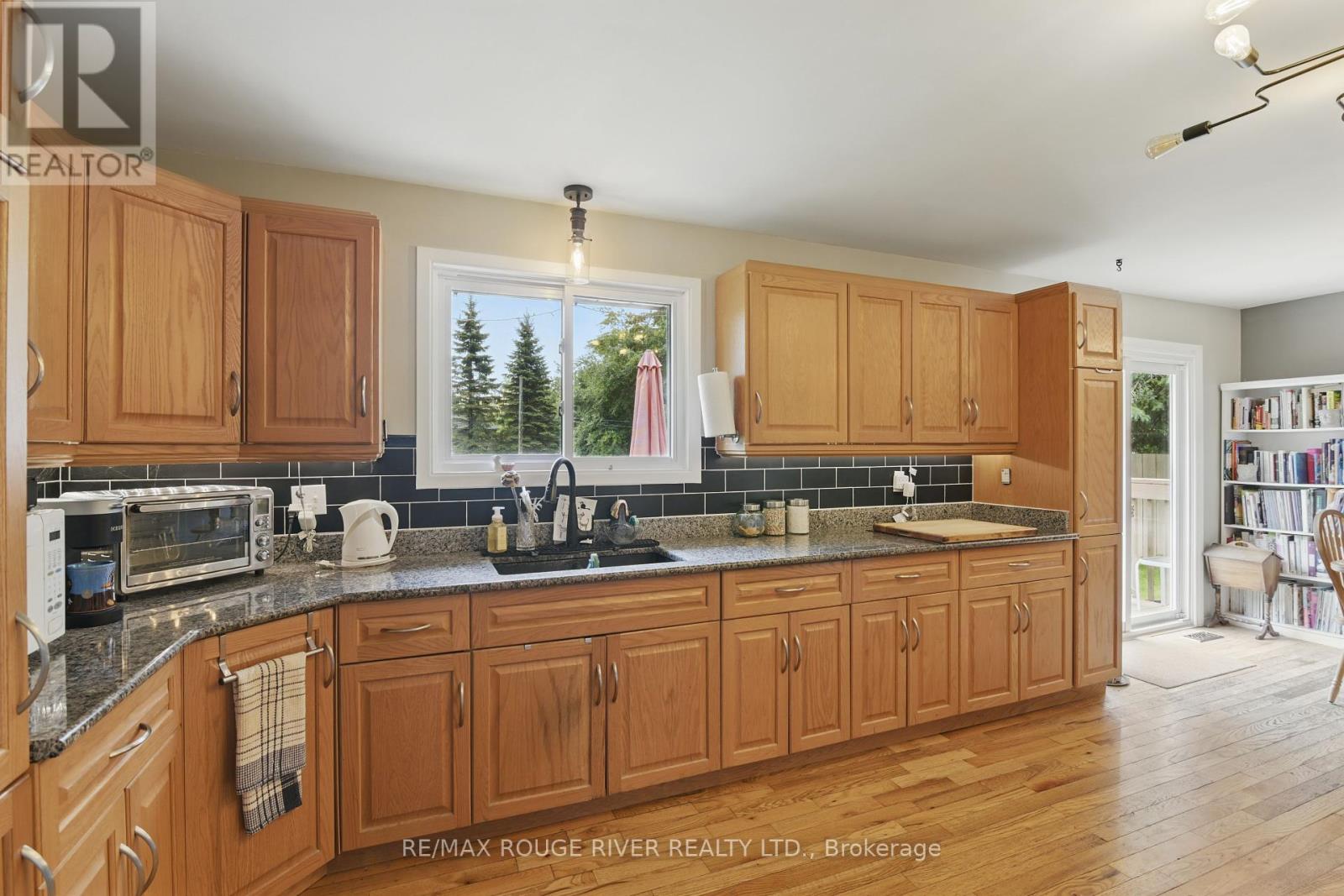 19 Edwards Drive, Otonabee-South Monaghan, Ontario  K0L 2G0 - Photo 13 - X12213064